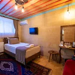 Отель Rustic Caves