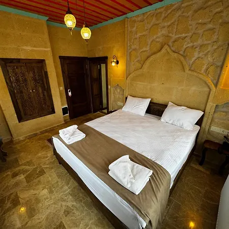 Rustic Caves 괴레메