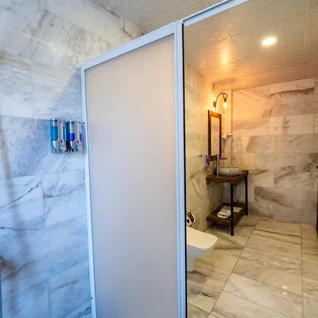 Rustic Caves Göreme