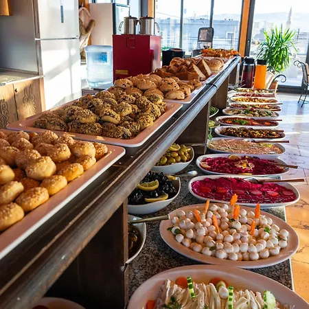 Rustic Caves * Göreme