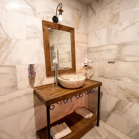 Отель Rustic Caves *