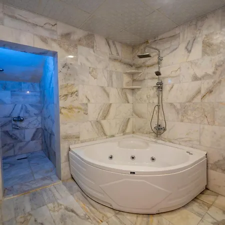 מלון Rustic Caves