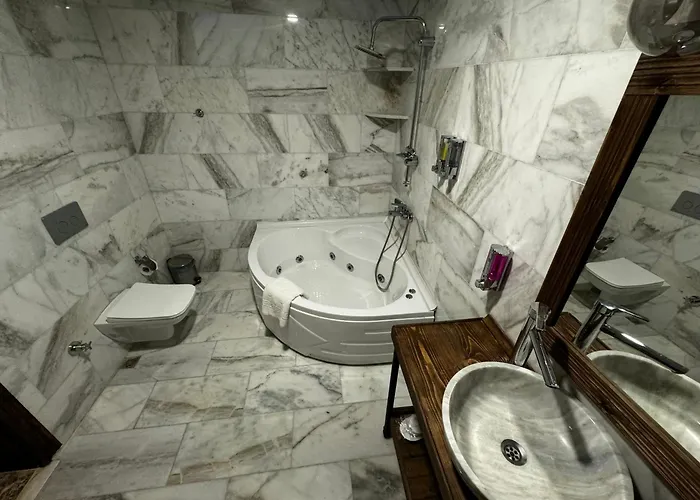 Rustic Caves Göreme