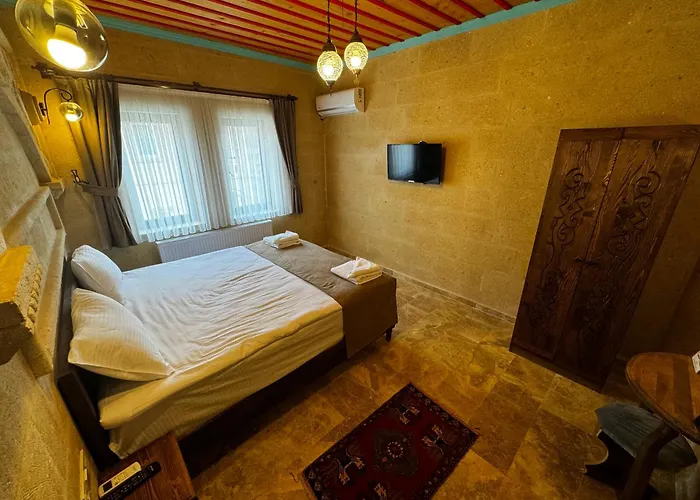 Rustic Caves Hotel *