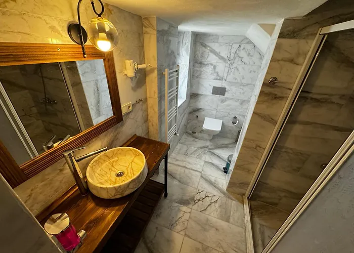 Rustic Caves Отель *