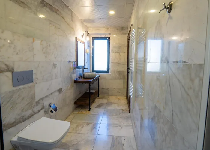 Rustic Caves * Göreme