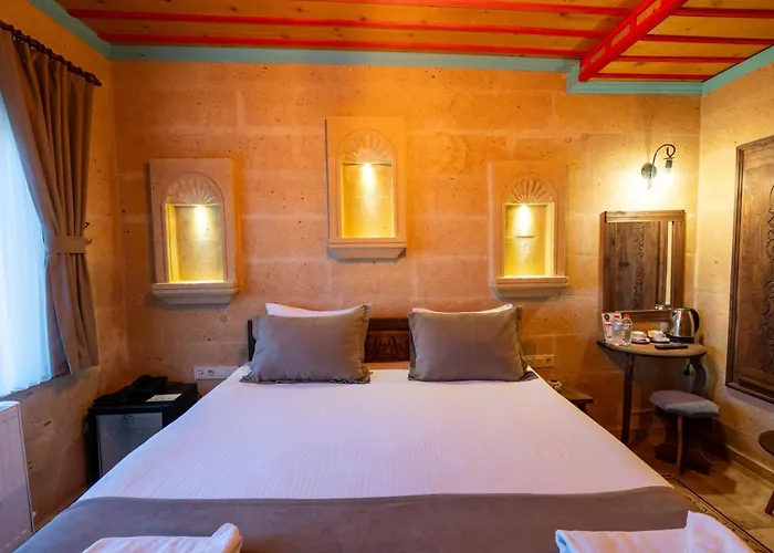 Rustic Caves * Göreme